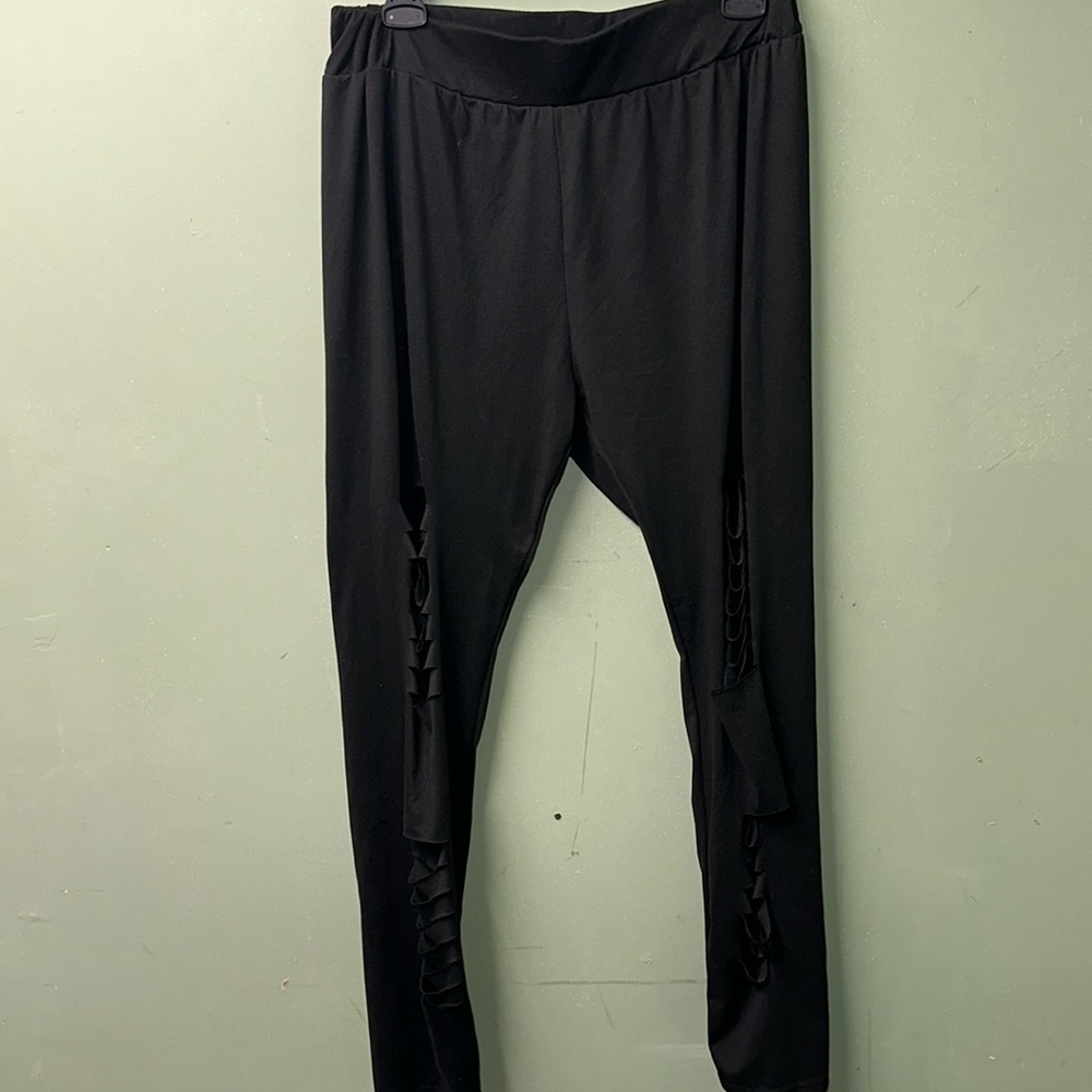SHEIN leggings with rips